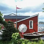 Eget Hus I Sjokanten Ved Fjorden Langevag