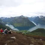 Eget Hus I Sjokanten Ved Fjorden * Langevag