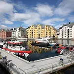 Eget Hus I Sjokanten Ved Fjorden Prázdninový dům Langevag