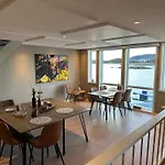 Eget Hus I Sjokanten Ved Fjorden Holiday home Langevag