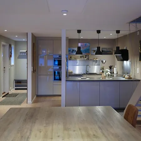 Eget Hus I Sjokanten Ved Fjorden 度假居 Langevag