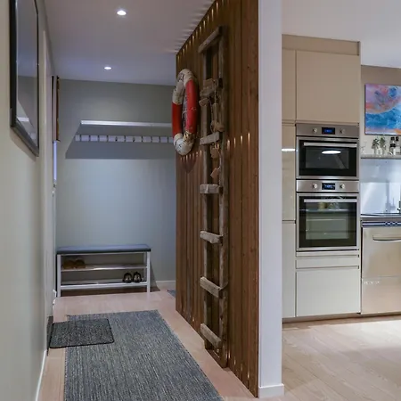 Eget Hus I Sjokanten Ved Fjorden * Langevag