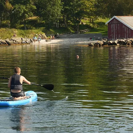 Eget Hus I Sjokanten Ved Fjorden Langevag
