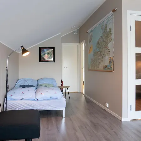 Eget Hus I Sjokanten Ved Fjorden * Langevag