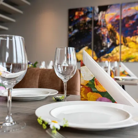 Eget Hus I Sjokanten Ved Fjorden