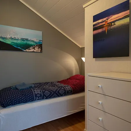Eget Hus I Sjokanten Ved Fjorden * Langevag