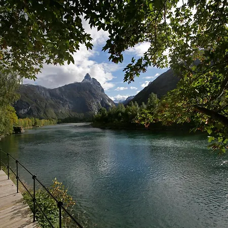 度假居 Eget Hus I Sjokanten Ved Fjorden *