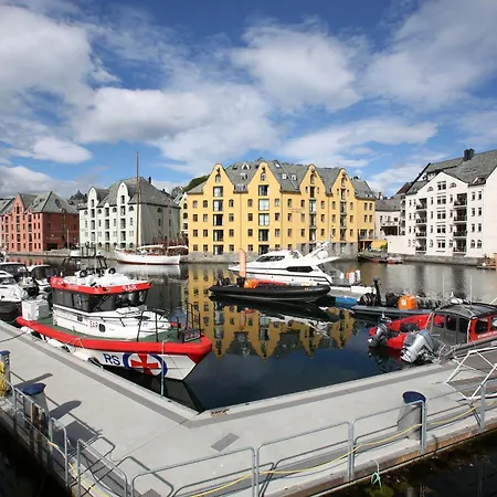Eget Hus I Sjokanten Ved Fjorden 度假居 Langevag