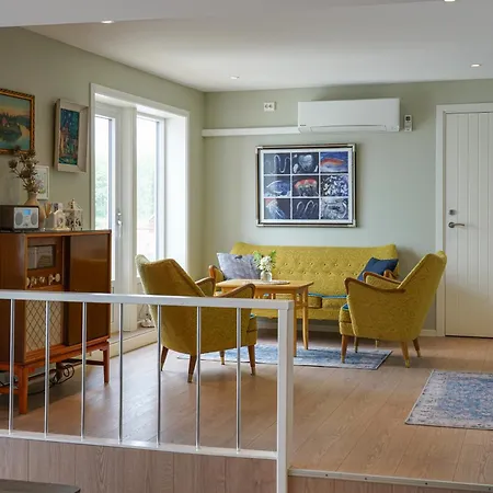 Eget Hus I Sjokanten Ved Fjorden *