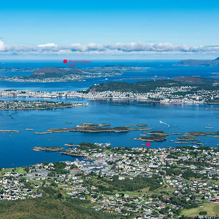 Eget Hus I Sjokanten Ved Fjorden * Langevag