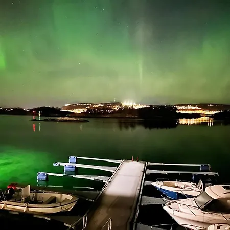 Eget Hus I Sjokanten Ved Fjorden *