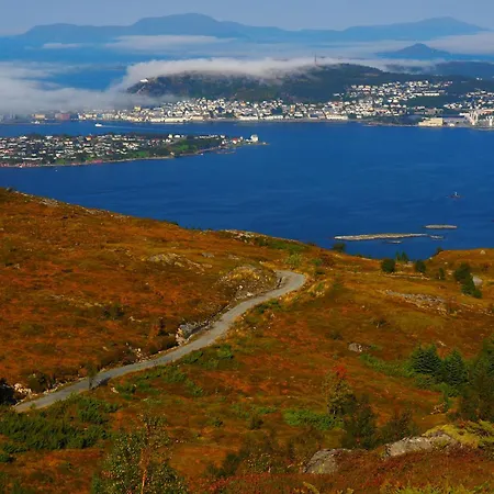 Eget Hus I Sjokanten Ved Fjorden Semesterbostad