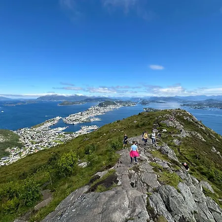 Eget Hus I Sjokanten Ved Fjorden Semesterbostad *