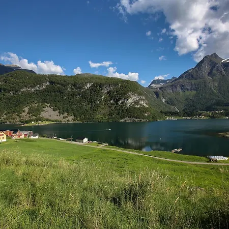 Semesterbostad Eget Hus I Sjokanten Ved Fjorden Langevag