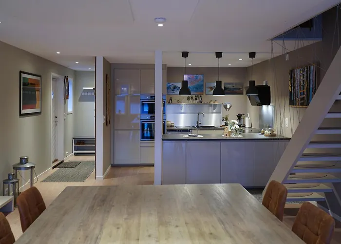 Eget Hus I Sjokanten Ved Fjorden Feriehus Langevag