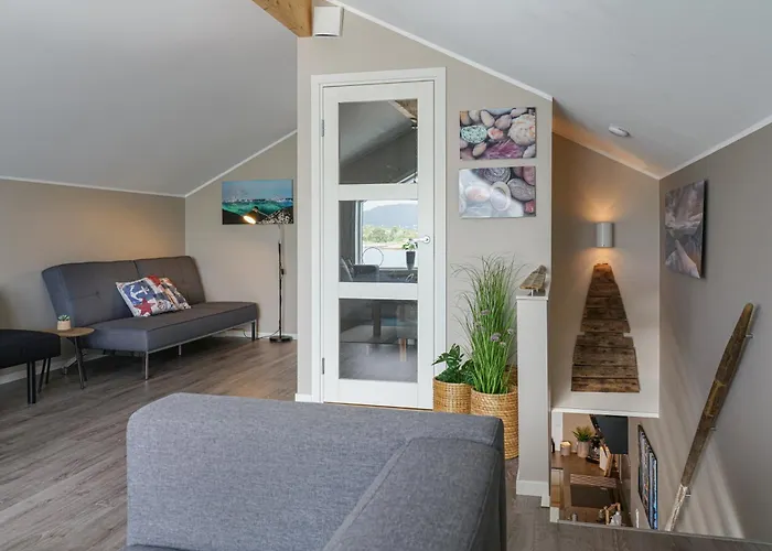 Eget Hus I Sjokanten Ved Fjorden Feriehus