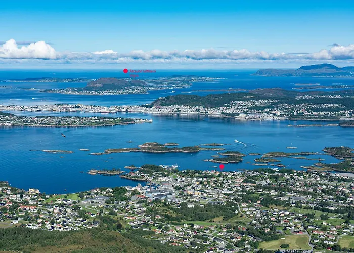 Eget Hus I Sjokanten Ved Fjorden * Langevag