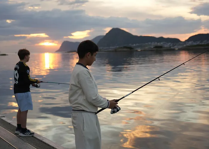 Feriehus Eget Hus I Sjokanten Ved Fjorden Langevag