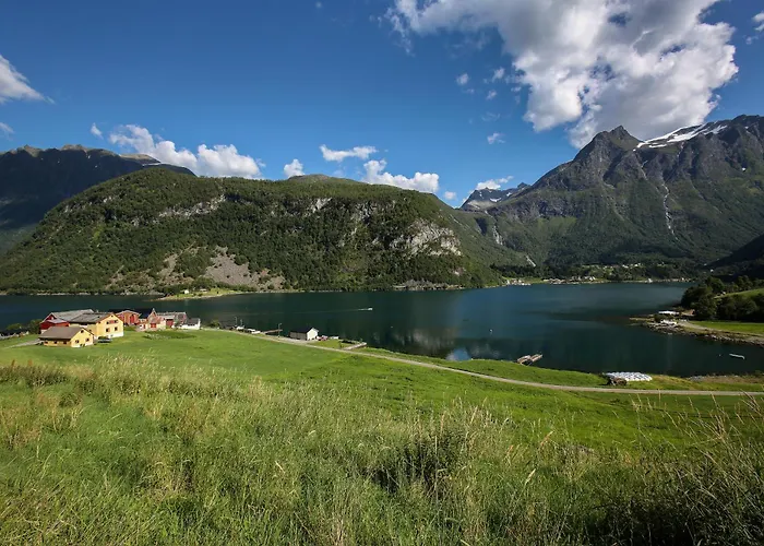 Feriehus Eget Hus I Sjokanten Ved Fjorden Langevag